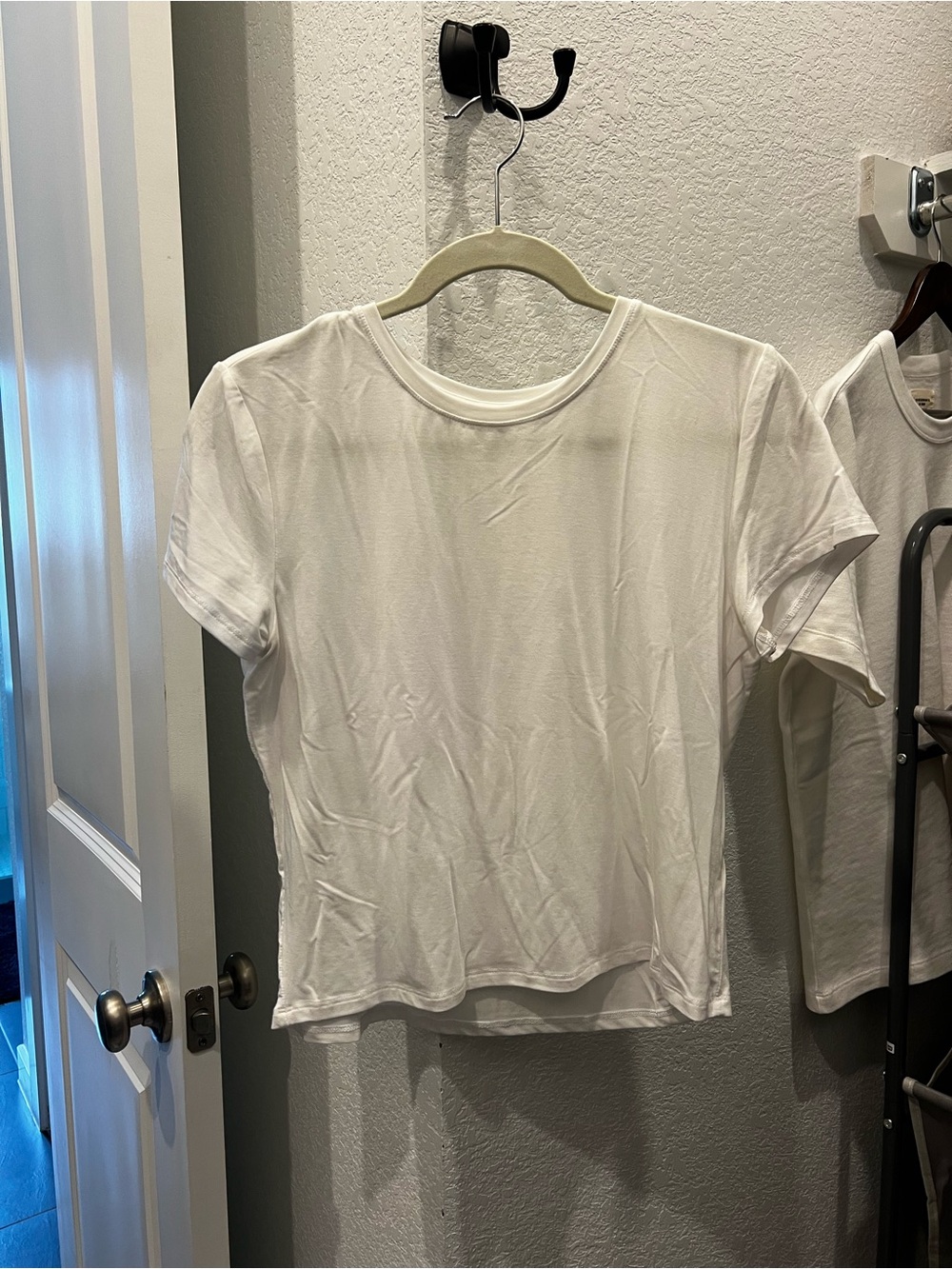 Aritzia Babaton White Crewneck Women's Tee